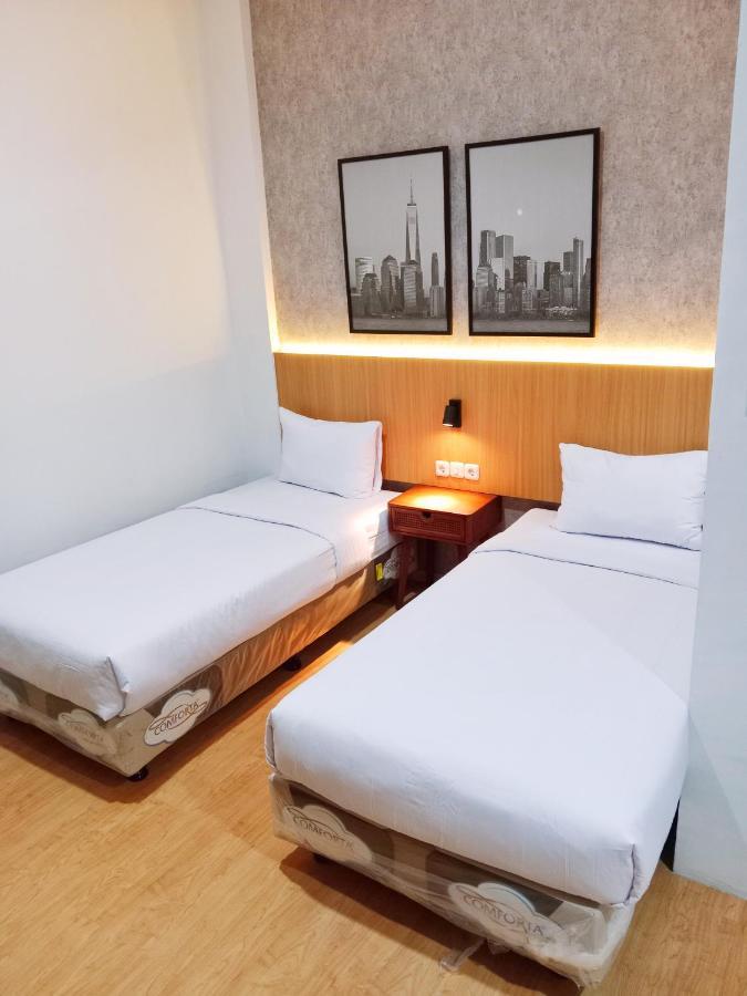 Andita Syariah Hotel Surabaya Luaran gambar