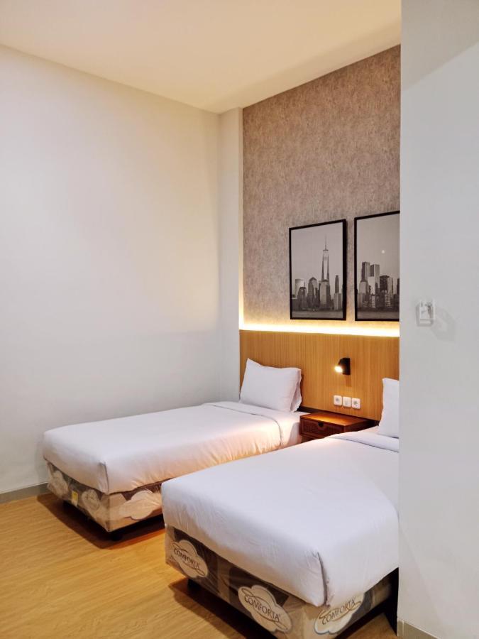 Andita Syariah Hotel Surabaya Luaran gambar
