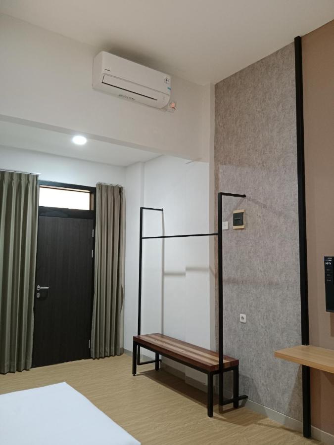 Andita Syariah Hotel Surabaya Luaran gambar