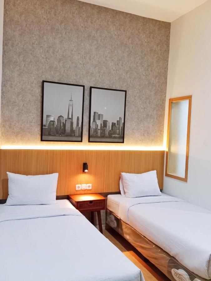 Andita Syariah Hotel Surabaya Luaran gambar