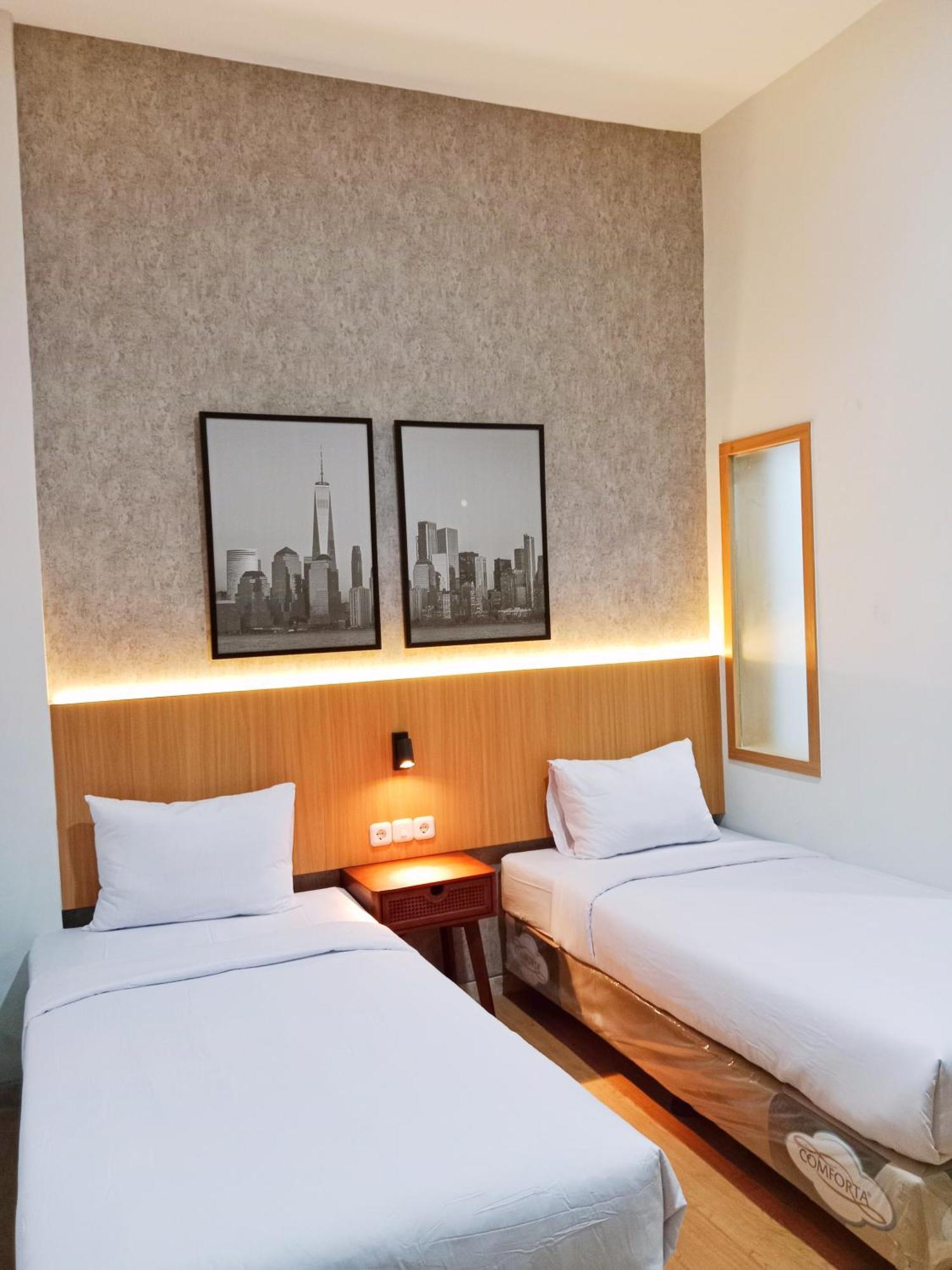 Andita Syariah Hotel Surabaya Luaran gambar