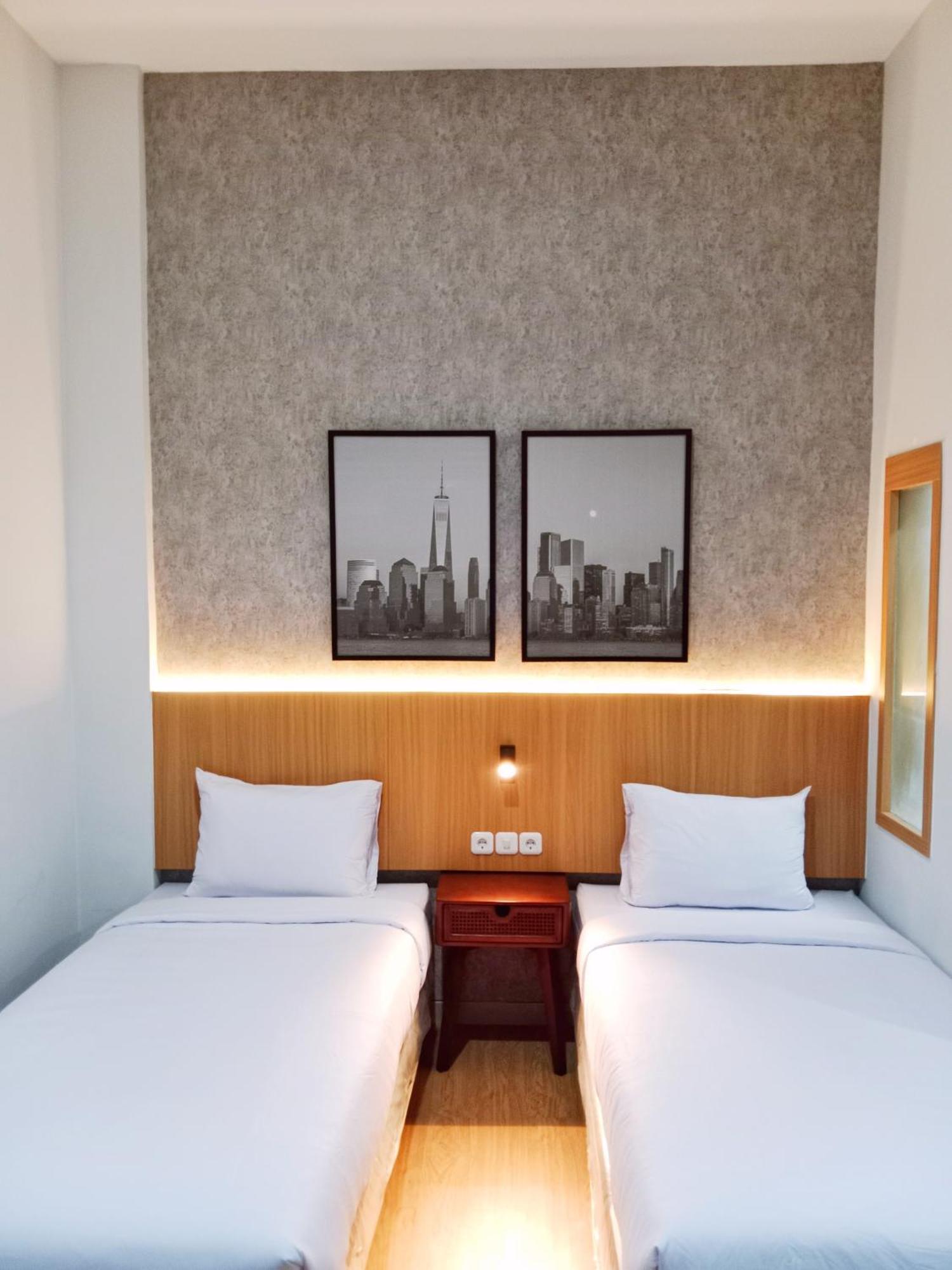 Andita Syariah Hotel Surabaya Luaran gambar