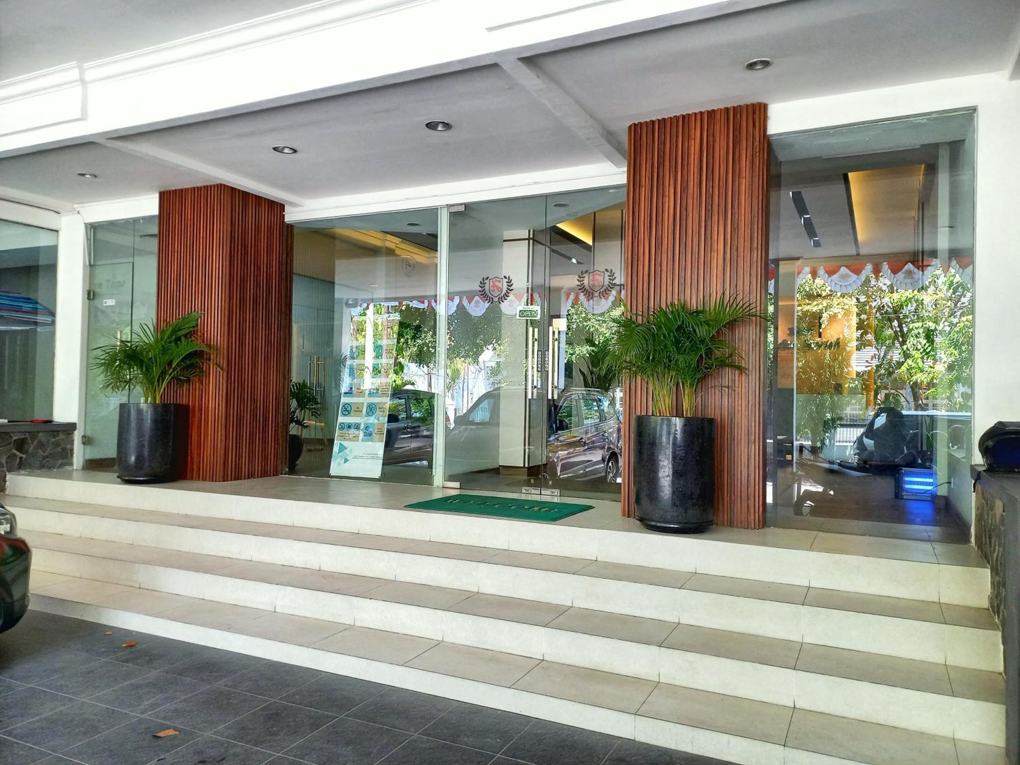 Andita Syariah Hotel Surabaya Luaran gambar